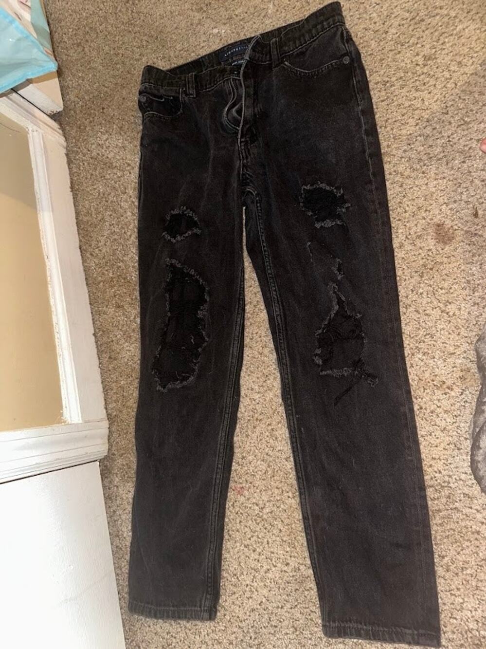 Aeropostale Women’s Size 2 Black Distressed Straight Leg Jeans Y2K
